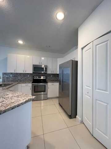 430 NE 194th Ter, Miami, FL 33179