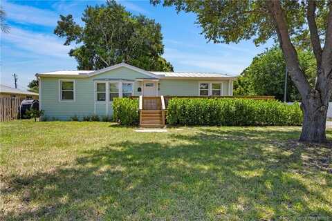 909 SE Hibiscus Avenue, Stuart, FL 34996