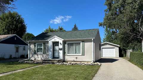 625 CLEVELAND Street, NEENAH, WI 54956