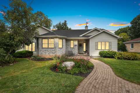 2540 W PALISADES Drive, APPLETON, WI 54915