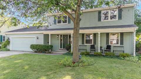 63 S MEADOWS Drive, APPLETON, WI 54915