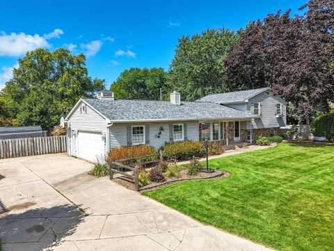 650 CALVIN Court, GREEN BAY, WI 54302