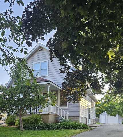 1427 EVANS Street, OSHKOSH, WI 54901