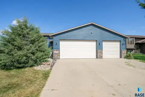 4112 W 92nd St, Sioux Falls, SD 57108