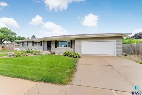 2604 W 39th St, Sioux Falls, SD 57105