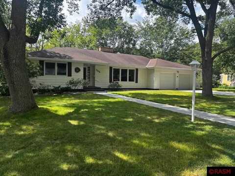 808 Austin Drive, Saint Peter, MN 56082