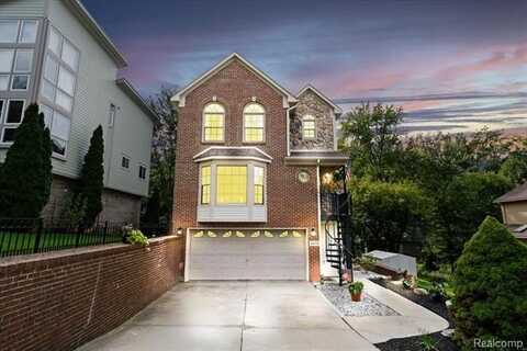 5570 Wildrose Avenue, West Bloomfield, MI 48322