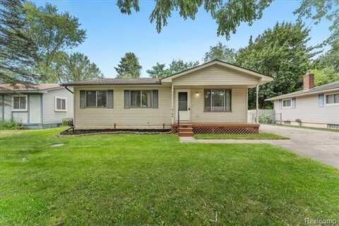 9160 Maplewood Drive, White Lake, MI 48386