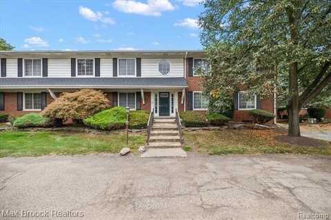 2449 Mulberry Square, Bloomfield Hills, MI 48302