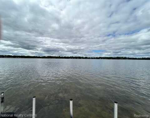 4951 Kokosing Road, Hale, MI 48739