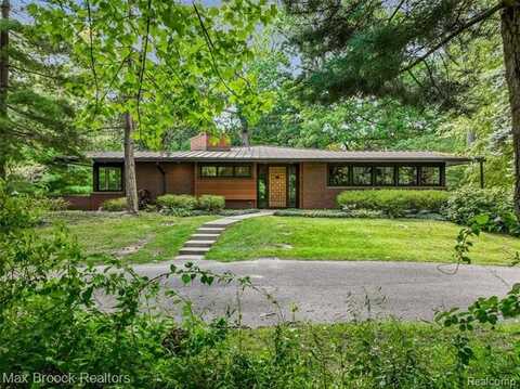5010 Franklin Road, Bloomfield, MI 48302