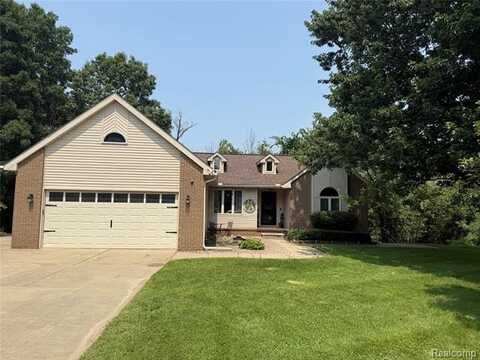 2165 Dublin Court, Brandon, MI 48462