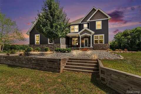 10180 N Antcliff Road, Fowlerville, MI 48836