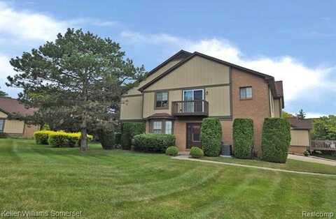 71 Meadow Wood Drive, Rochester Hills, MI 48307