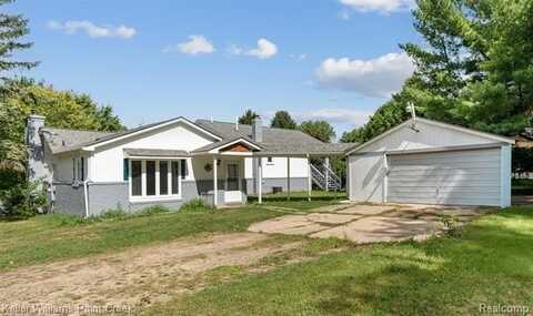 990 N Oxford Road, Oxford, MI 48371