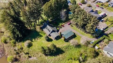 527 W 4TH ST, Coquille, OR 97423