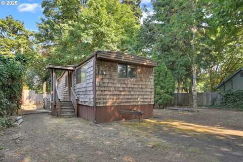 1709 LEXINGTON AVE, Eugene, OR 97403