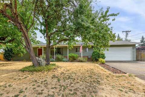 834 BRIDGE ST, Lafayette, OR 97127