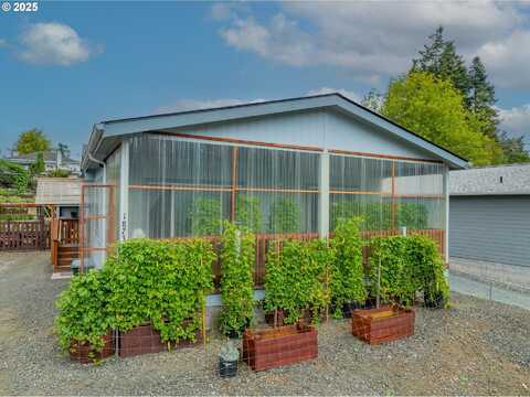 1873 E CEDAR ST, Myrtle Point, OR 97458