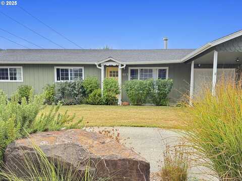803 PIONEER RD, Brookings, OR 97415