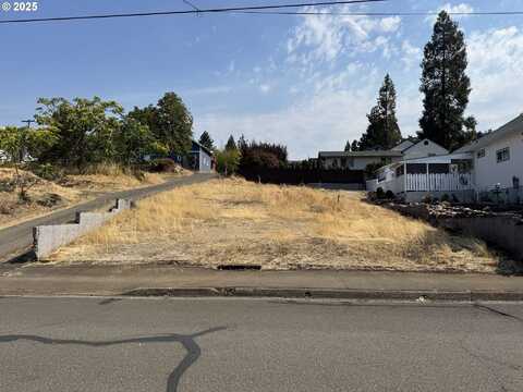 1224 SE BOOTH AVE, Roseburg, OR 97470