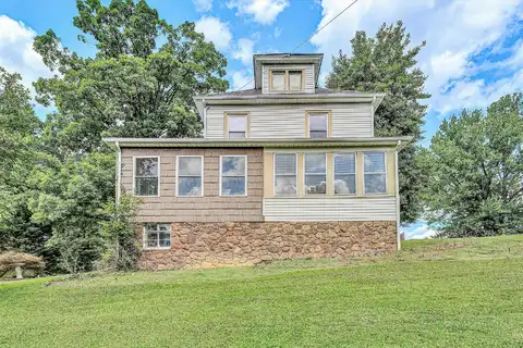 1703 Springfield AVE, Salem, VA 24153
