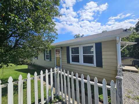 338 Poor Farm RD, Fincastle, VA 24090