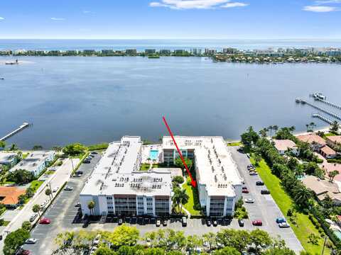 1516 S Lakeside Drive, Lake Worth, FL 33460