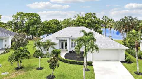 243 SW Fernleaf Trail, Port Saint Lucie, FL 34953