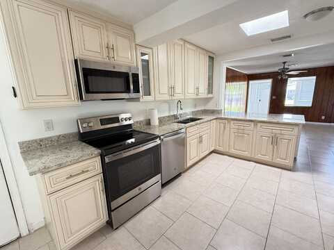 2877 Seminole Road, Palm Springs, FL 33406