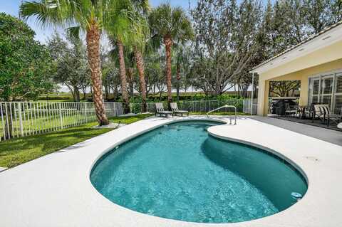 8015 Laborie Lane, Wellington, FL 33414