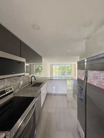 3960 Oaks Clubhouse Drive, Pompano Beach, FL 33069