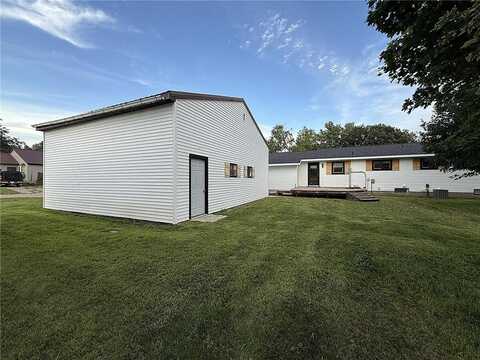 421 9th Avenue, Madison, MN 56256