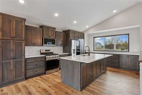 21477 Cottonwood Street NW, Oak Grove, MN 55011