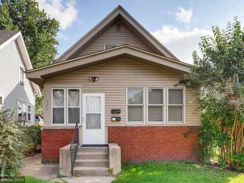 742 Case Avenue, Saint Paul, MN 55106