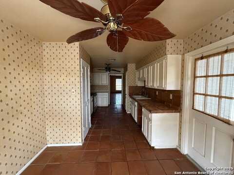7926 Broadway, San Antonio, TX 78209