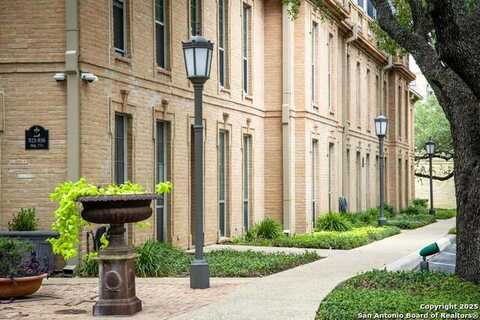 7707 Broadway St, San Antonio, TX 78209
