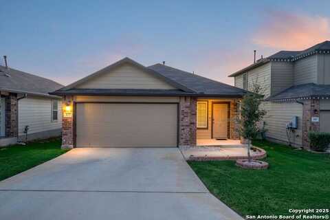 377 Middle Green Loop, Floresville, TX 78114