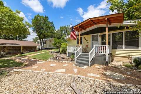 1404 McAllen, Kerrville, TX 78028