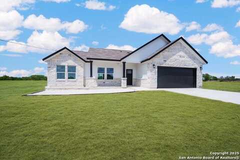 150 Ranchero Way, Natalia, TX 78059