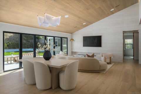 5826 Soledad Mountain Rd, La Jolla, CA 92037