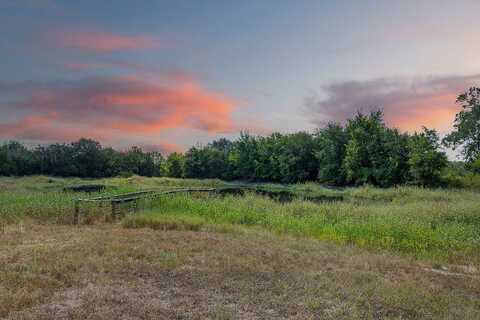 3300 Hills Road, Carmine, TX 78932