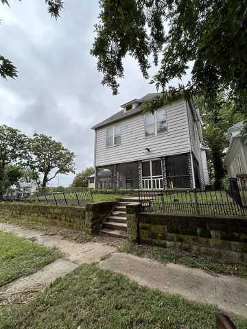 315 E Central, Arkansas City, KS 37005