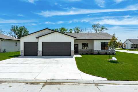 519 E Elmwood St, Park City, KS 67147