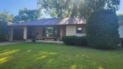 791 S Beaumont Road, Prairie Du Chien, WI 53581