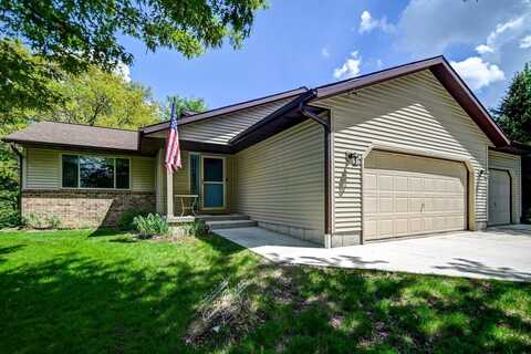 6824 MoonLight Circle, Sun Prairie, WI 53590