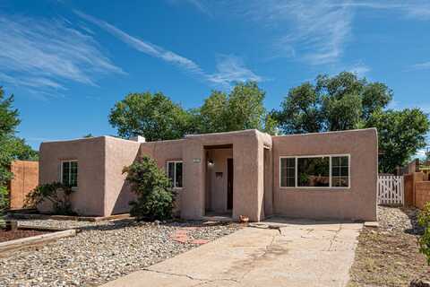 409 Cortez Place, Santa Fe, NM 87501