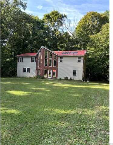 1521 Spindlebrook Lane, Scottsburg, IN 47170