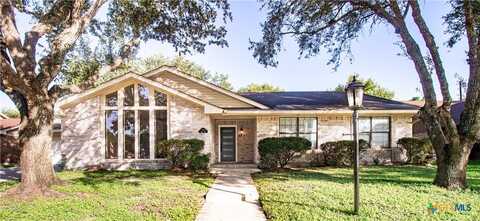 302 Windy Way Drive, Victoria, TX 77904