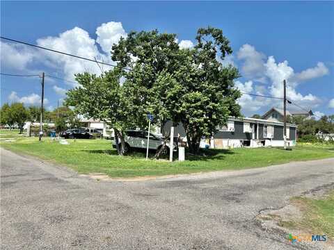 304 W Madison Avenue, Port o Connor, TX 77982